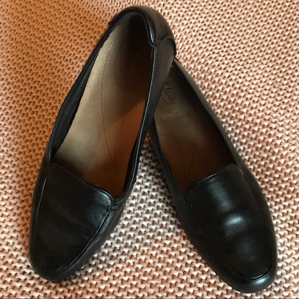 Clarks black leather loafers